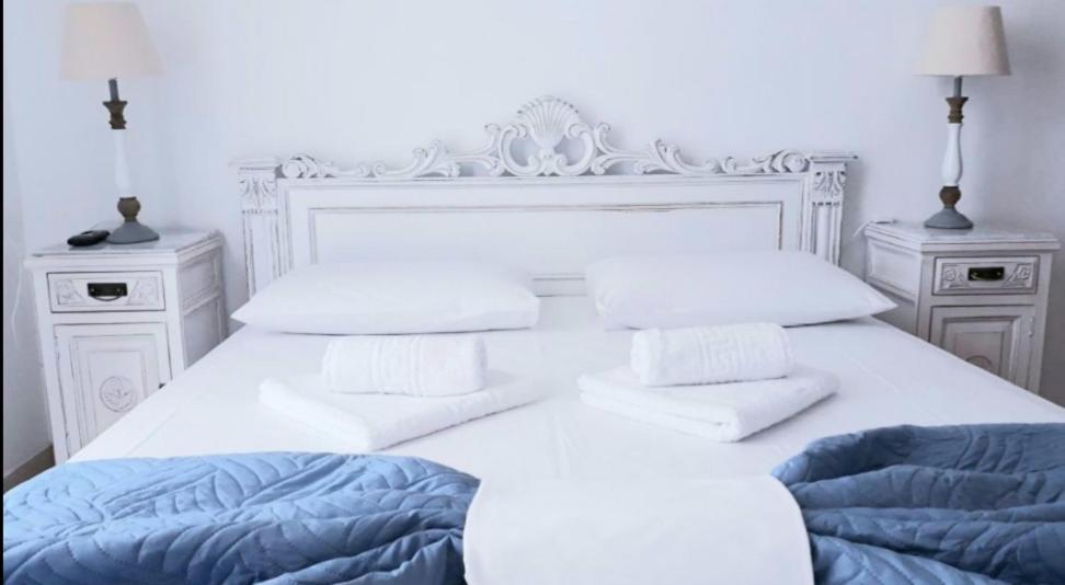 Christos Rooms Palaiochora Phòng bức ảnh