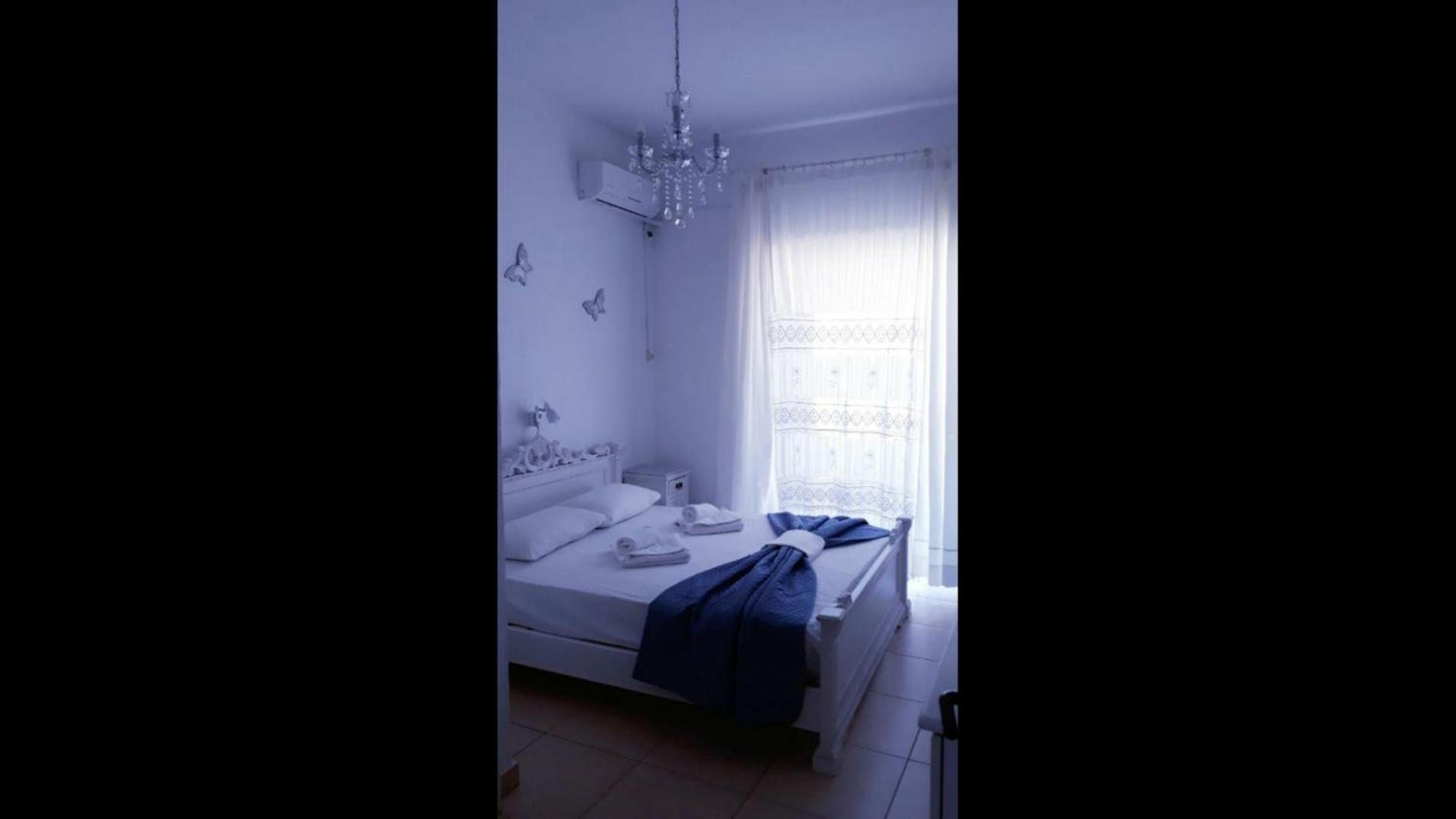 Christos Rooms Palaiochora Phòng bức ảnh