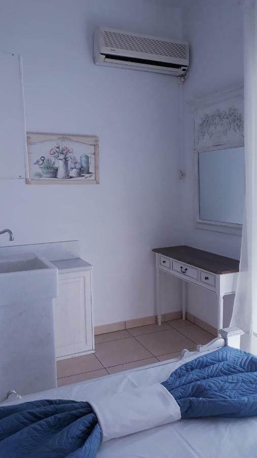 Christos Rooms Palaiochora Ngoại thất bức ảnh