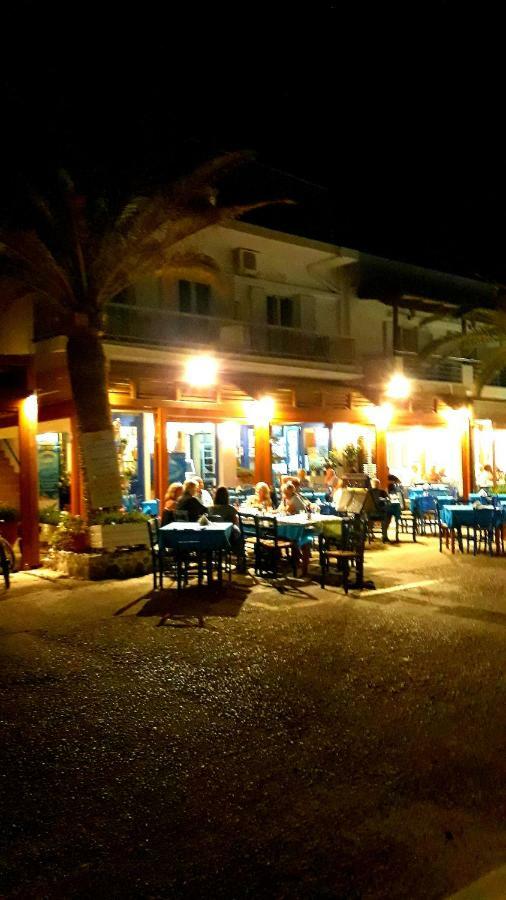 Christos Rooms Palaiochora Ngoại thất bức ảnh